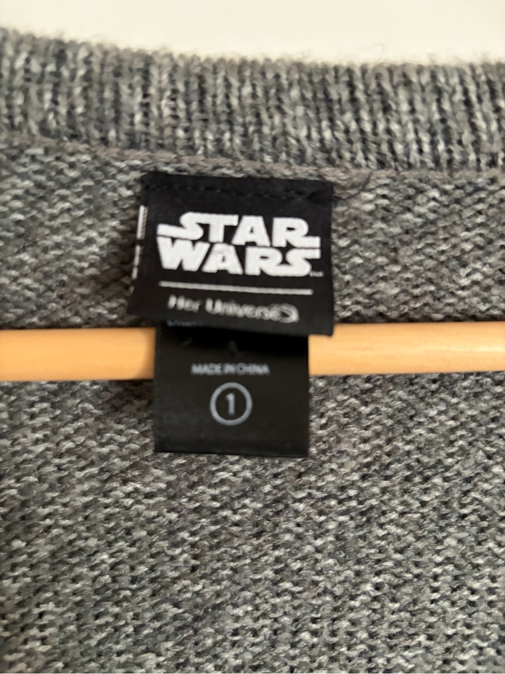 Disney Her Universe Star Wars Sweater Mandalorian Grogu Grey Cardigan Size 1X - Picture 7 of 10